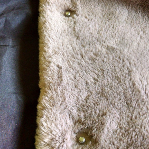 Zara Trf taupe faux fur coat size M - Picture 4 of 7